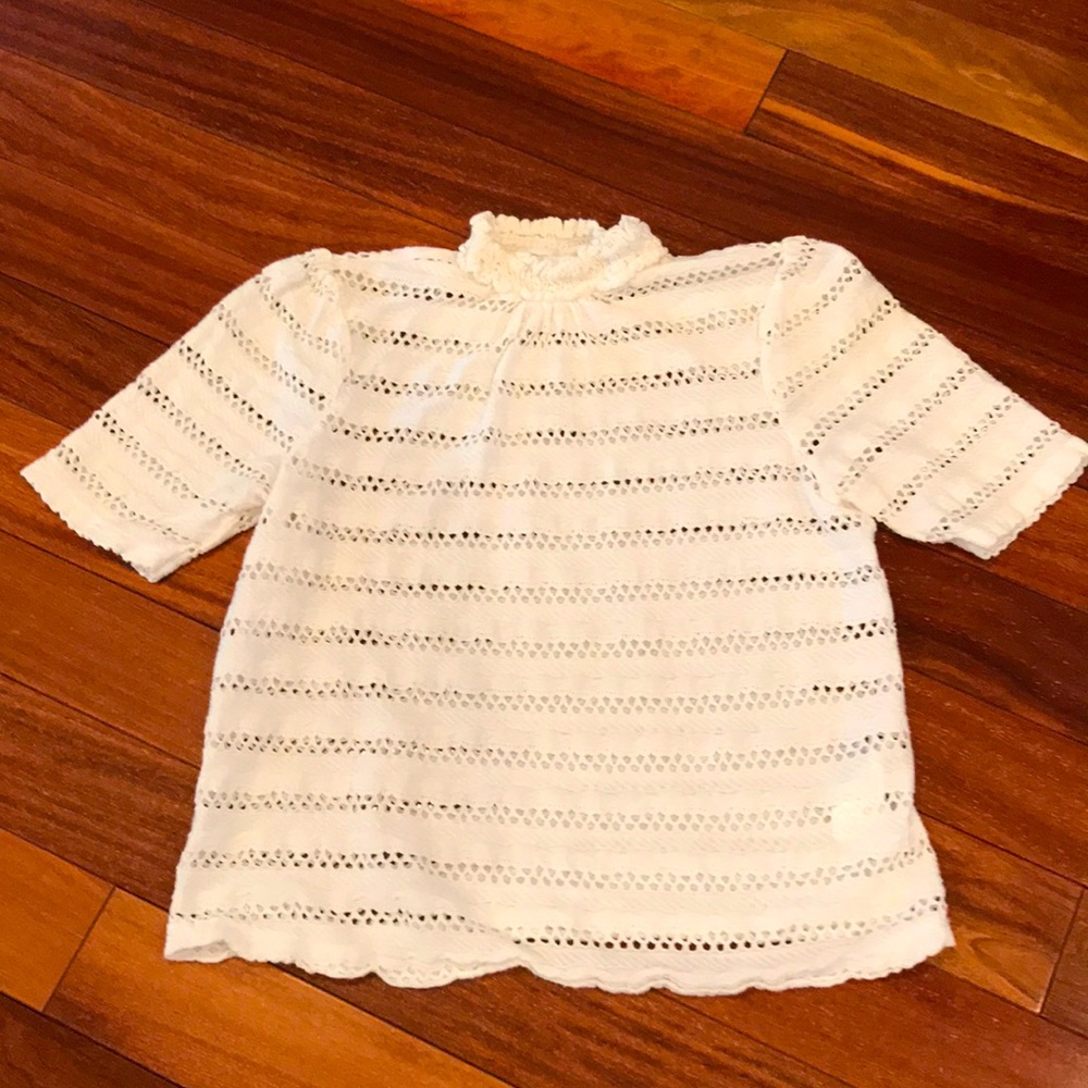 **FREE WITH BUNDLE** H&M White Eyelet Mock Neck Short Sleeve Top